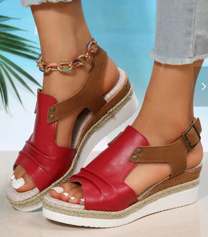 Dame wedge-sandaler med moderne åbne remme og komfortabel platformsål Stilla