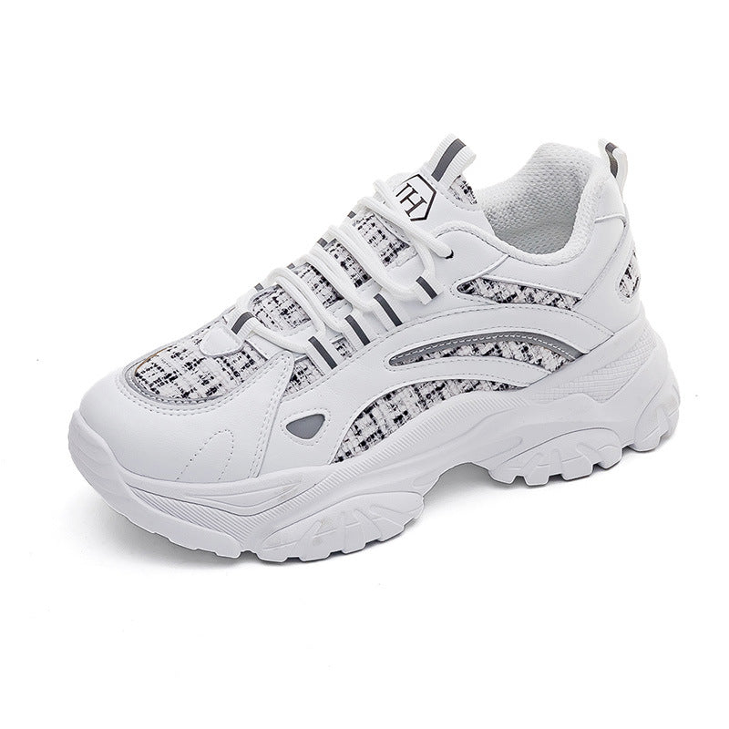 Dame Sporty Sneakers med åndbar tekstilkonstruktion og moderigtige designelementer Stilla