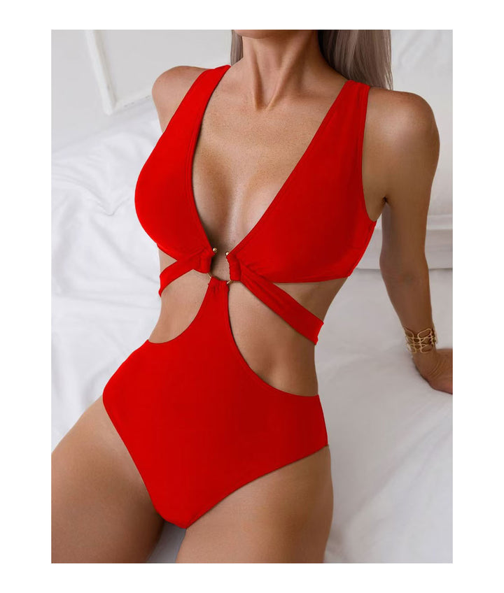 Dame heldragt badedragt med innovativt cut-out-design og sporty knude Stilla