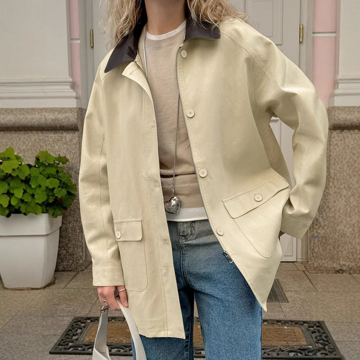 Dame Oversized Blazerjakke i let materiale med praktiske lommer og klassisk krave Stilla