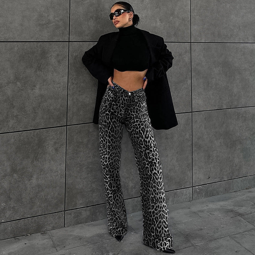 Dame højtaljede jeans i leopardmønster med bredudskåret ben Stilla