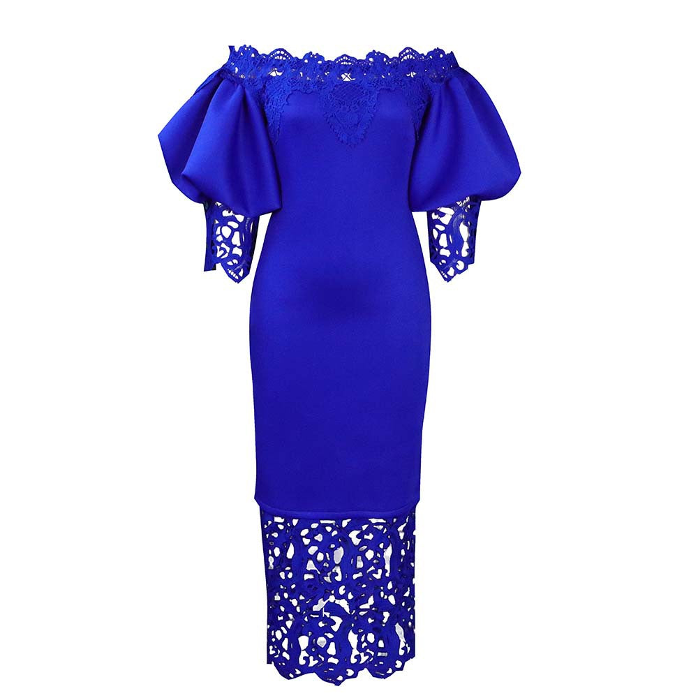 Dame figurtilpasset kjole med Off-Shoulder design og blonde ved kanten Stilla