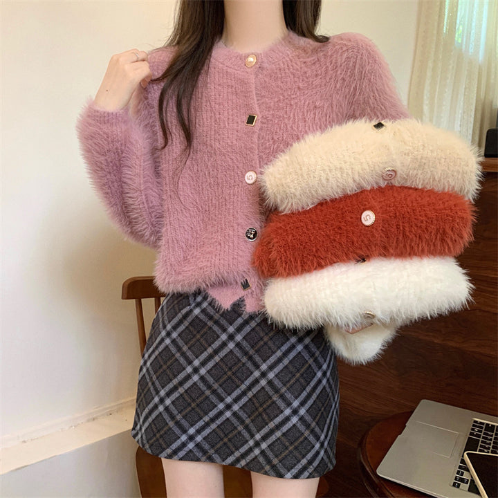 Kvinders fluffy cardigan med stilfulde knapdetaljer og lange ærmer Stilla