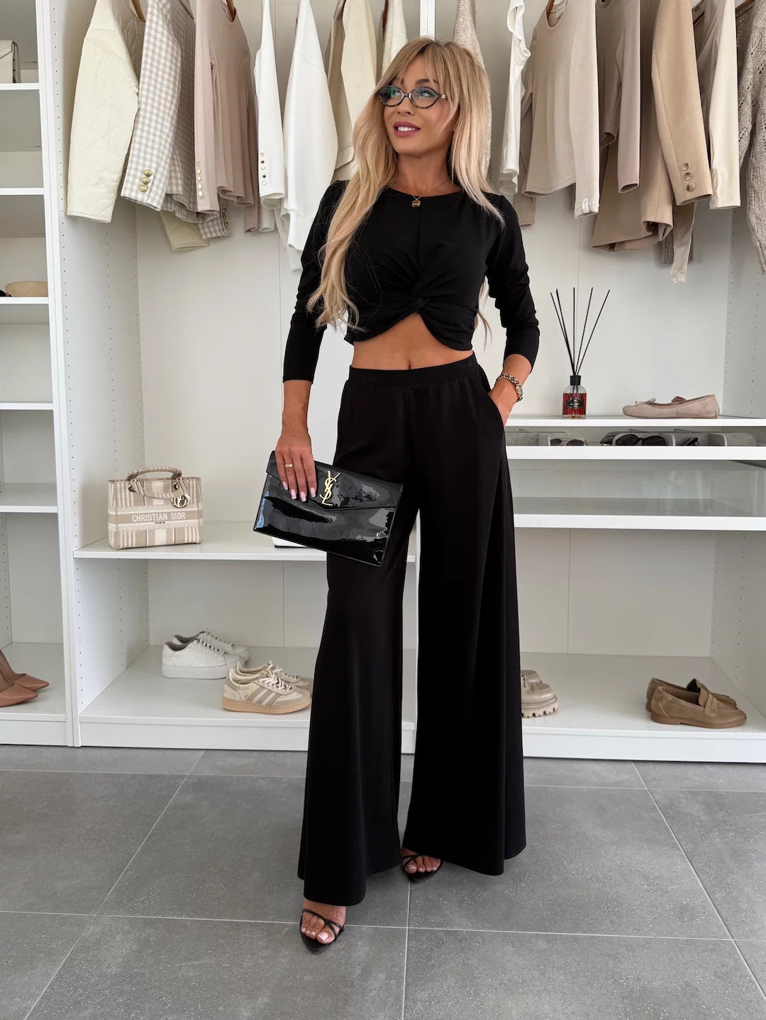 Kvinders elegante fritids sæt med crop top og bredskåret bukser