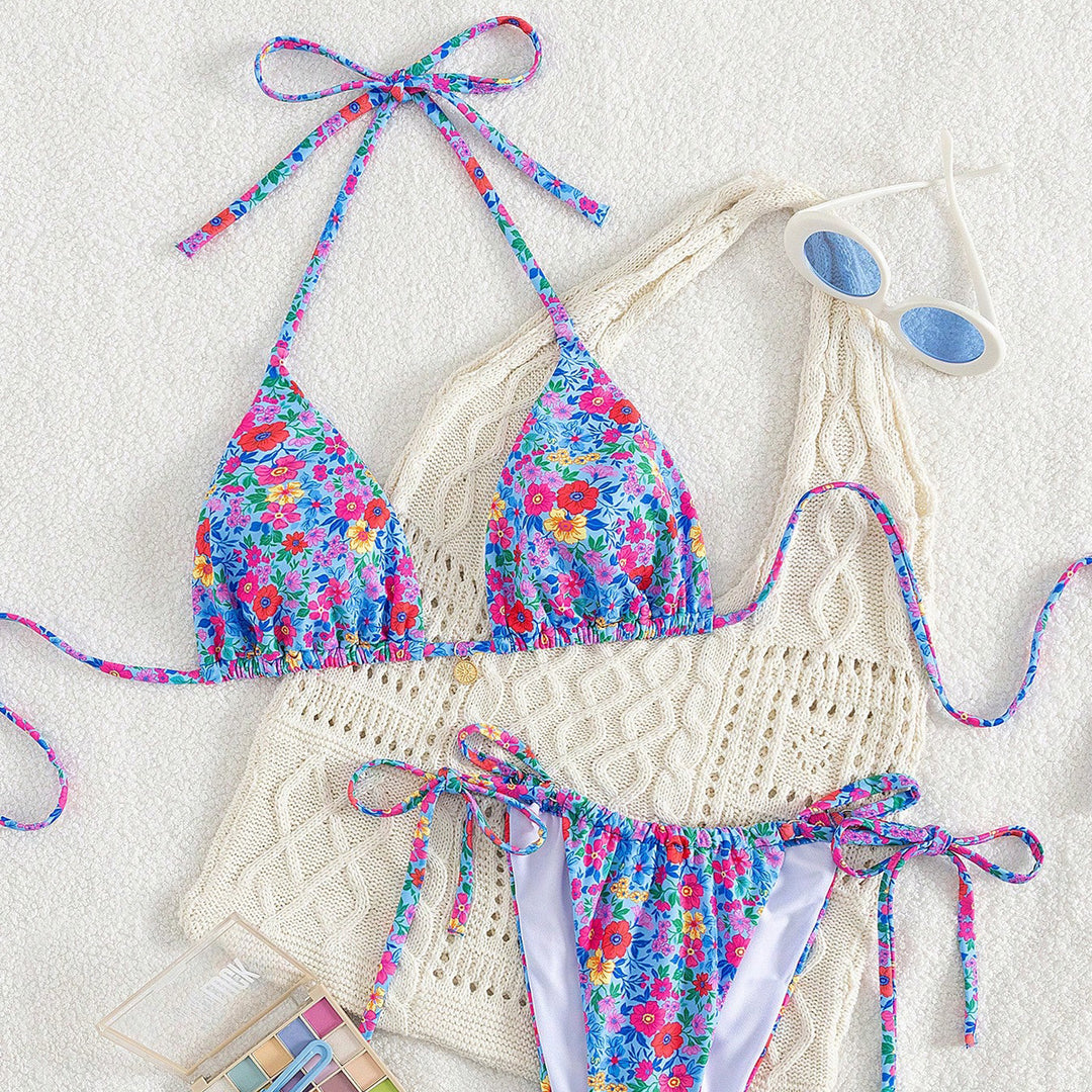 Dame triangel-bikini med florale dekorationer og raffinerede bindedetaljer Skovae