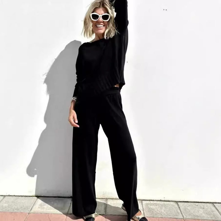 Dame komfortabel strik-loungewear-sæt med vide bukser og afslappet overdel Stilla