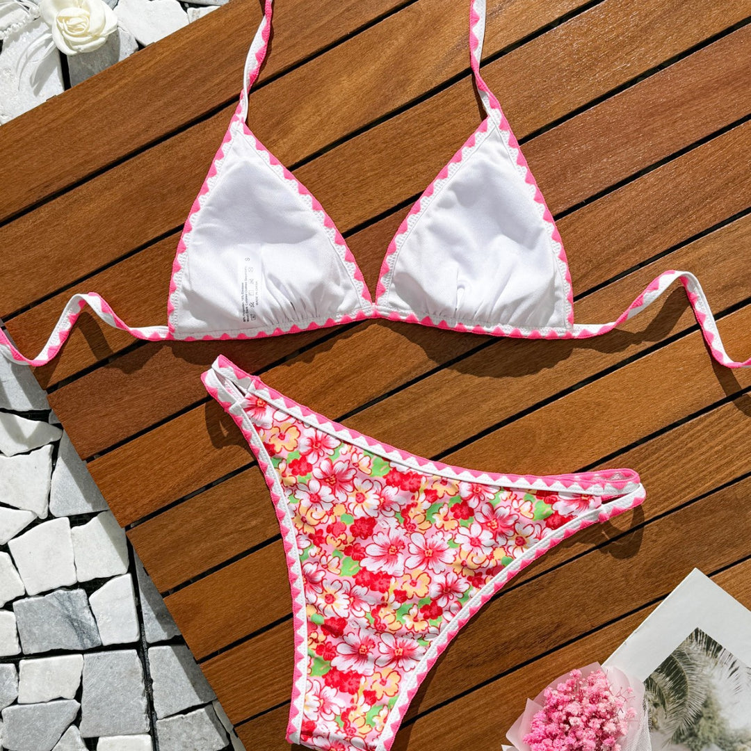 Dame bikinisæt med blomsterdesign og elegante cut-outs Stilla