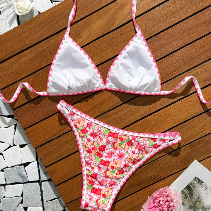 Dame bikinisæt med blomsterdesign og elegante cut-outs Stilla