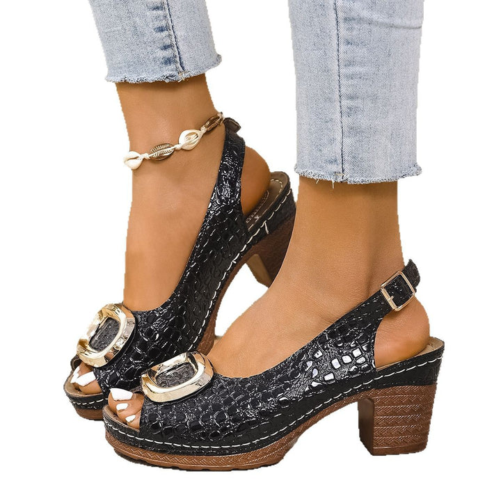 Dame Slingback Sandaler med usædvanligt slanglærred-design og elegante spænder fra Stilla