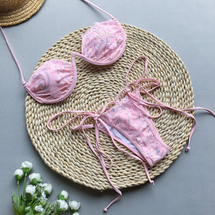 Dame Bandeau-Bikini med dekorativt smykkedetalje og smalle sidebånd Stilla