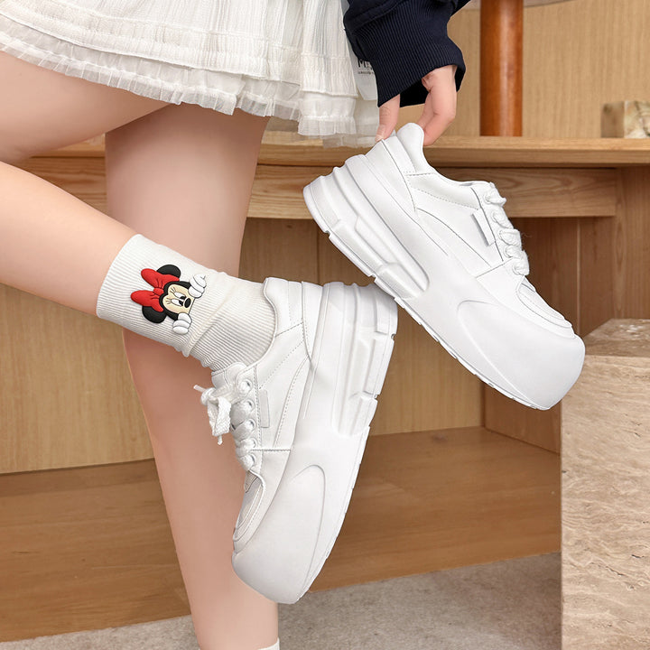 Femme Chunky Platform Sneakers med retro-silhouette Stilla