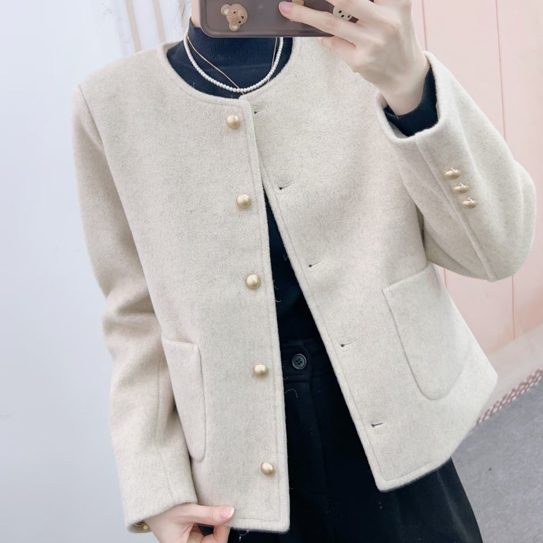 Dame elegant Boucle-jakke med dekorative knapdetaljer Stilla