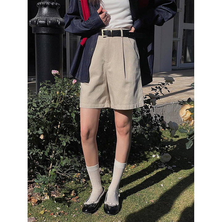Dame elegante High-Waist shorts med tætsiddende snit og praktiske lommer Stilla