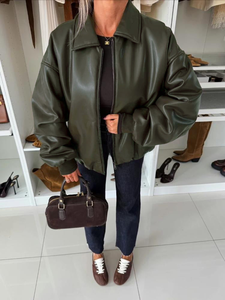 Kvinders fashionable oversized læderjakke med dyb krave og lynlås Stilla