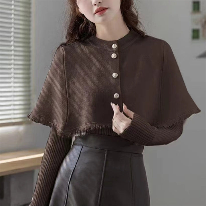 Femme Stilet Button-Up Top med Lagdelt Fjaesebund Stilla