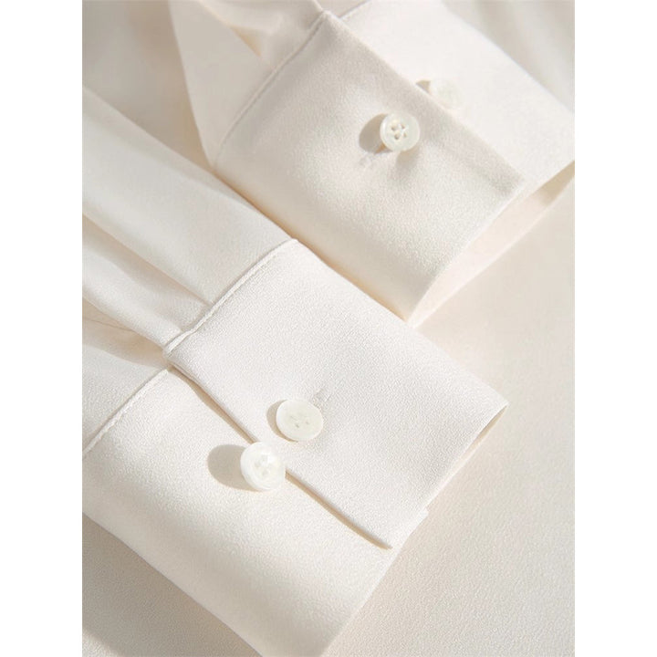Dame moderne Bluse med sløjfe krave og elegant snit Stilla