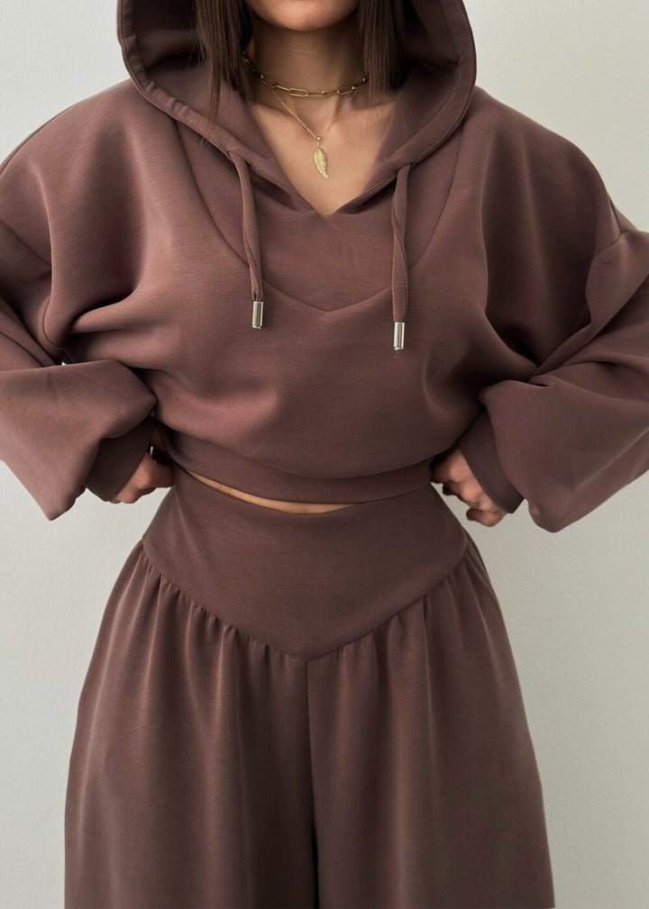 Kvinders afslappede sport loungewear sæt med cropped hoodie og brede bukser