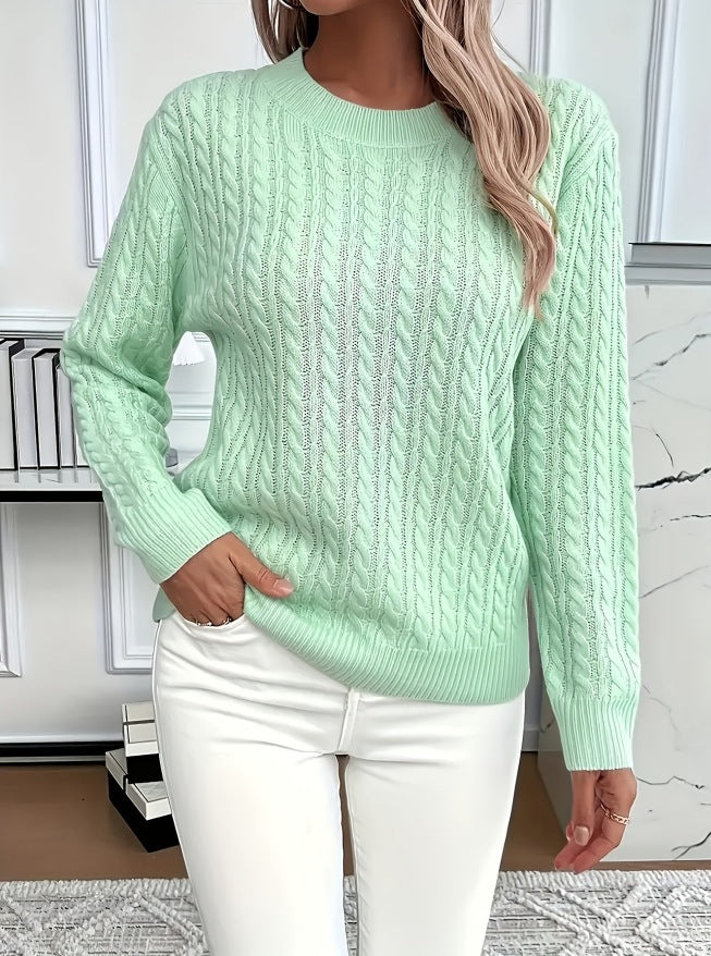 Kvinders strikket sweater med elegant kabeldesign Stilla
