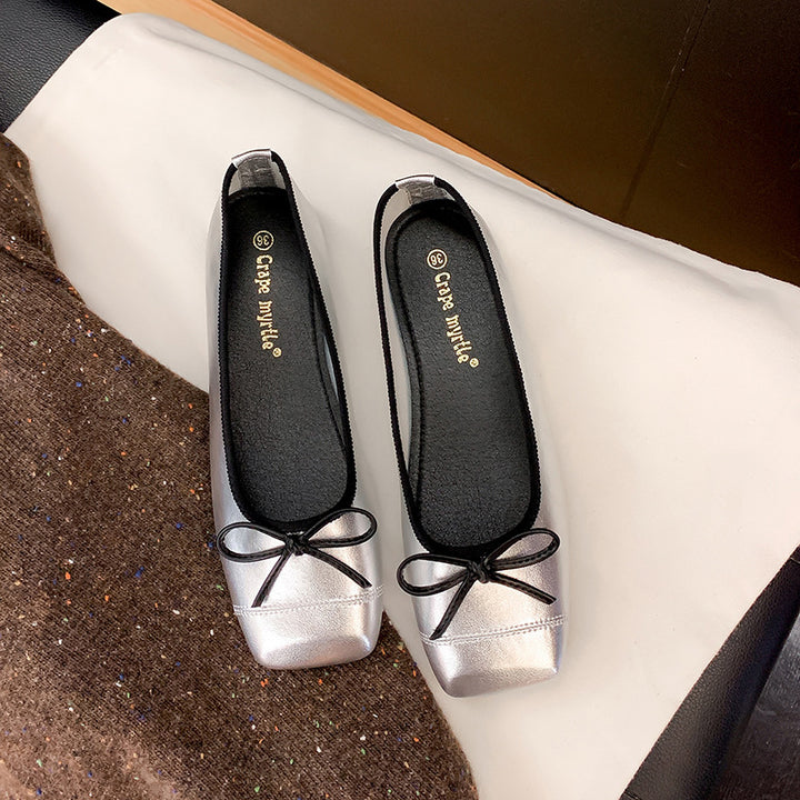 Dame ballerinas med elegant sløjfedetalje og blød lædoverflade Stilla