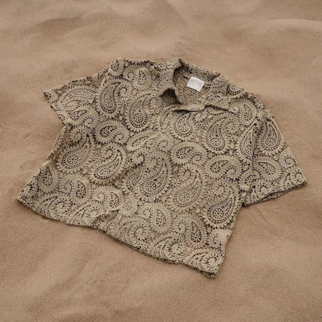 Dame spidsbluse i elegant paisleydesign Stilla