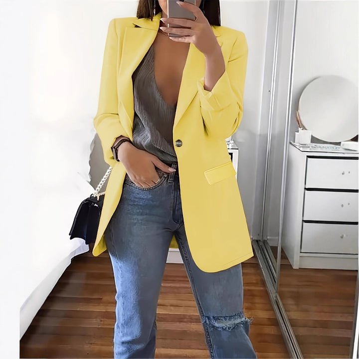 Dame stilfuld blazer med moderne snit og elegante detaljer Stilla