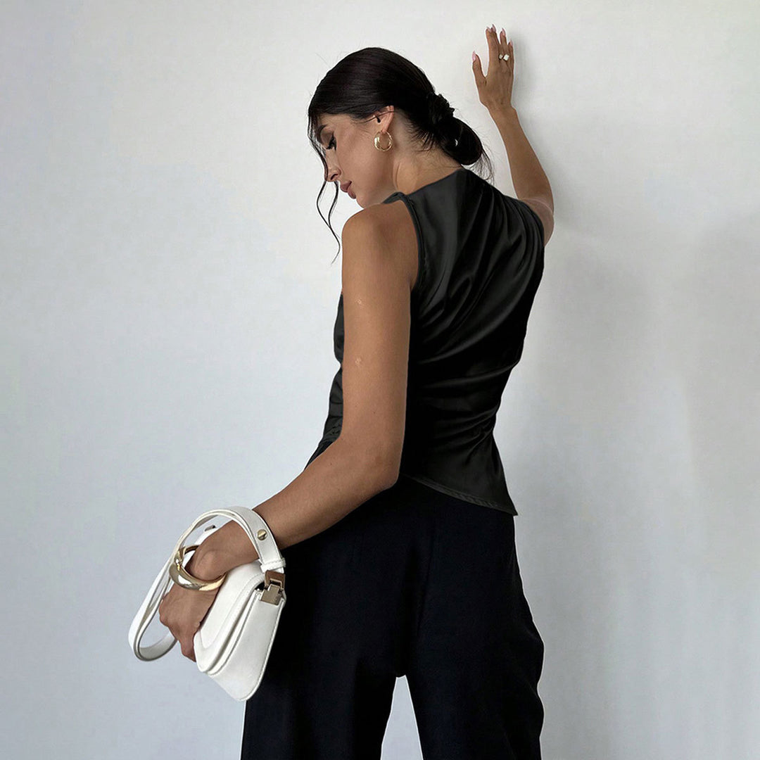 Damer elegant, figursyet satin top med asymmetrisk kant Skovae