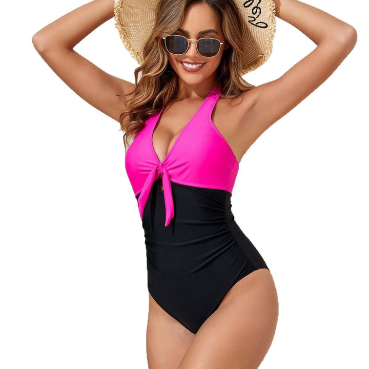 Dame Elegant One-Piece Swimsuit with Playful Knot Skovae