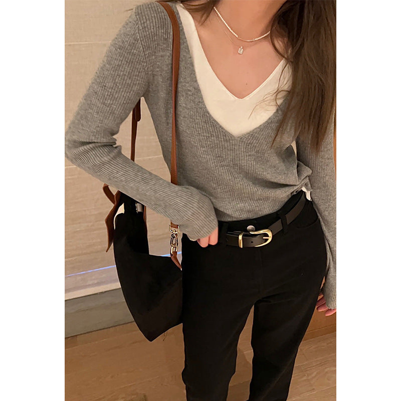 Damer V-hals sweater lavet af fint ribstrikket Stilla