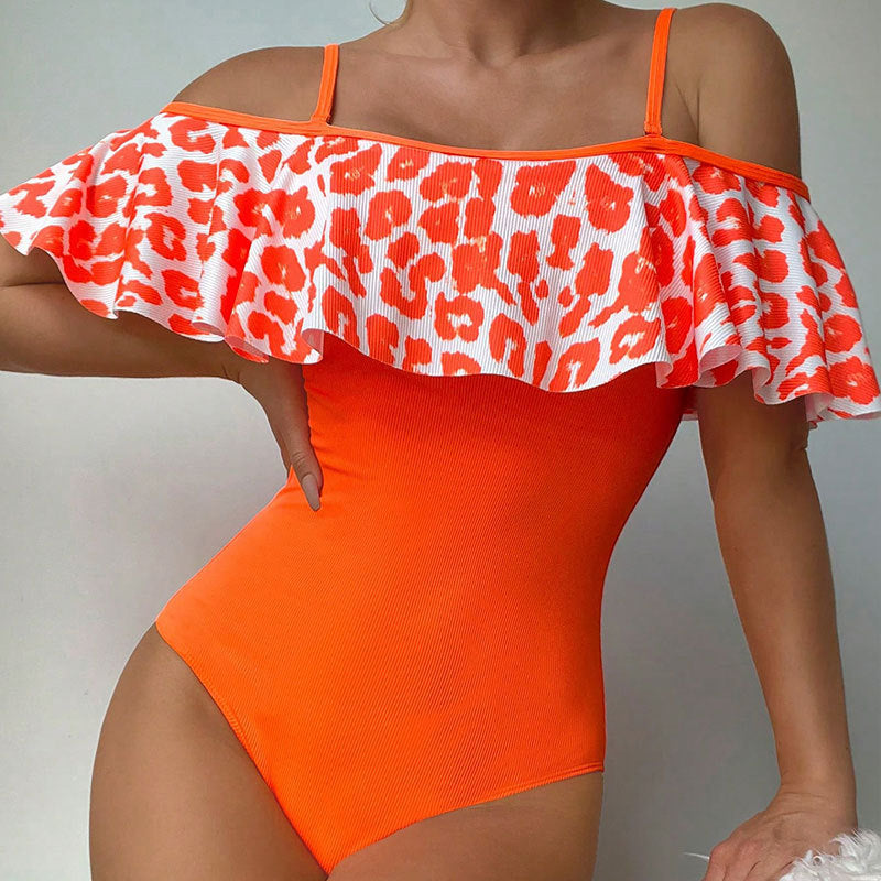 Dame one-piece badeshorts med lyst flæse design og moderigtigt leopard mønster Skovae