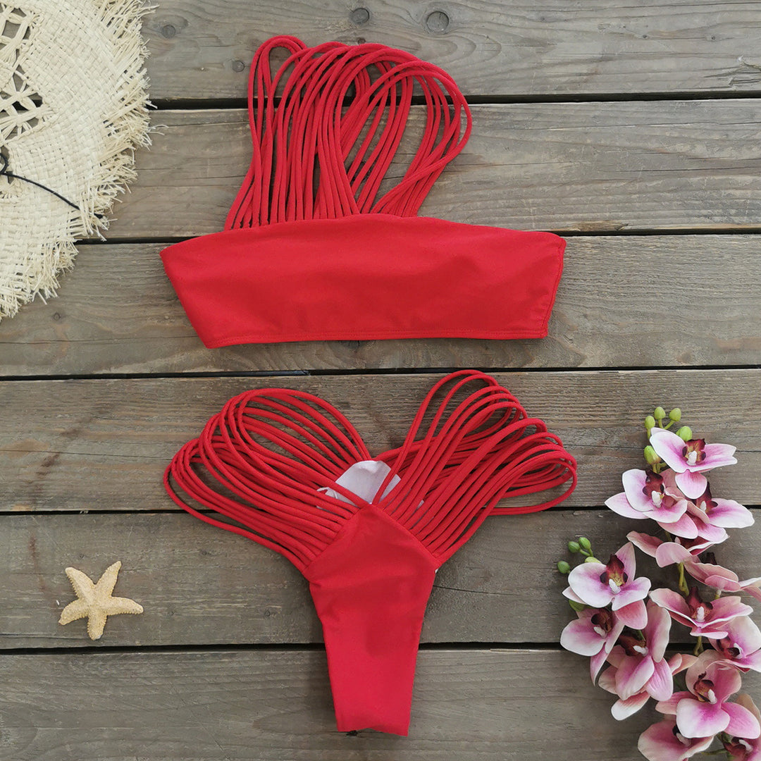 Dame fashionabel bikini-sæt med unikke stropdetaljer Stilla