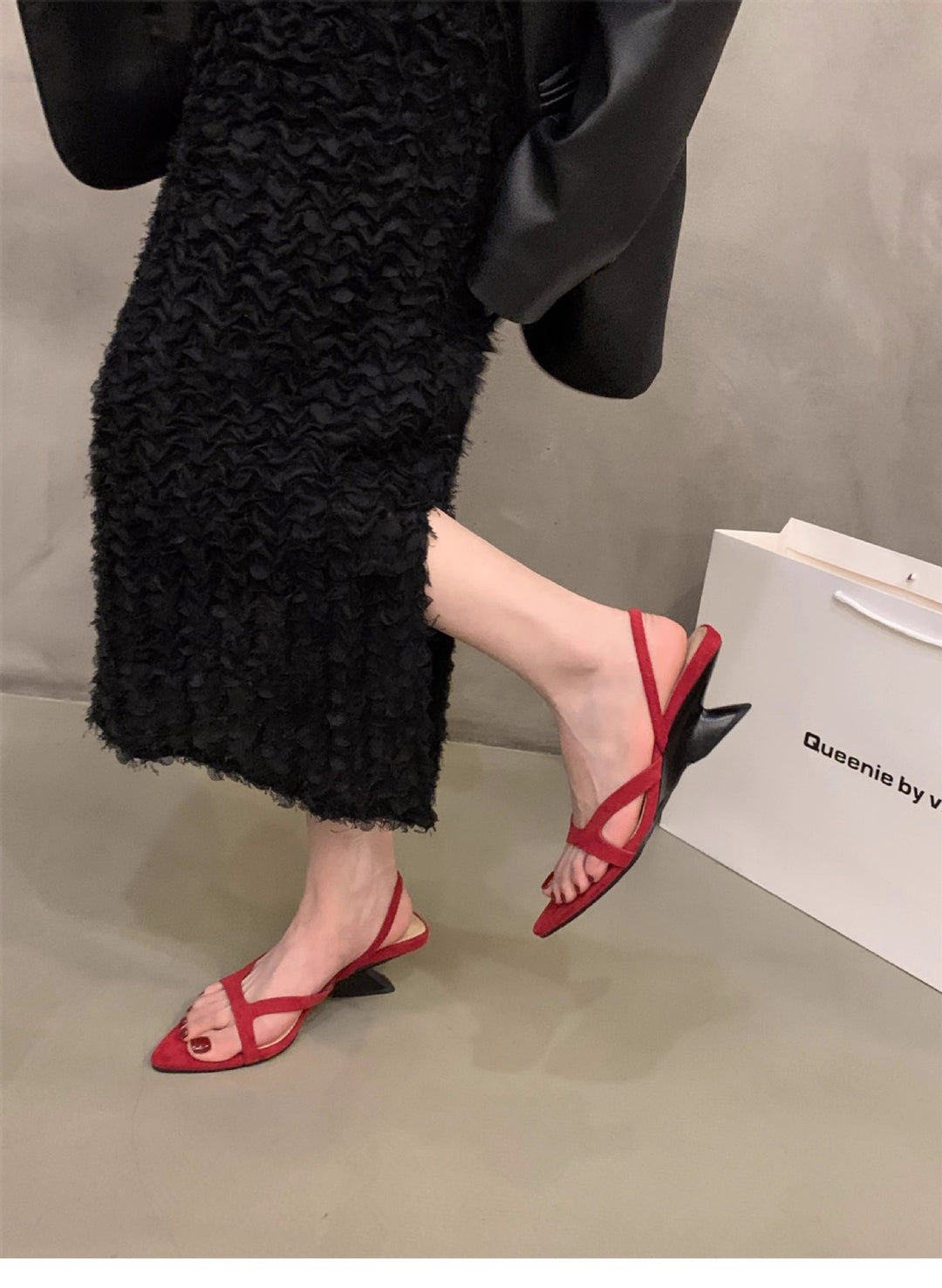 Dame Strappy Open-Toe Hælsandal med unikt design Stilla