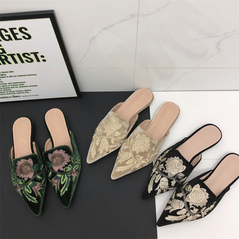 Dame mules med luksuriøse broderier og elegant spidsedesign Stilla