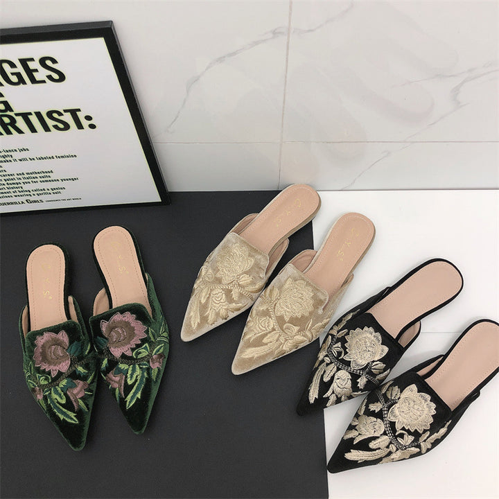 Dame mules med luksuriøse broderier og elegant spidsedesign Stilla