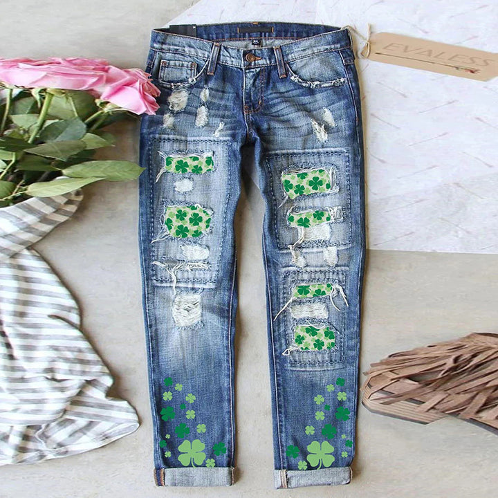 Damejeans i afslappet boyfriend-stil med kreative applikationer Stilla