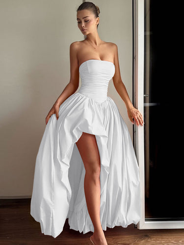 Dame Elegant bryllupskjole med strapless design og voluminøs nederdel Stilla