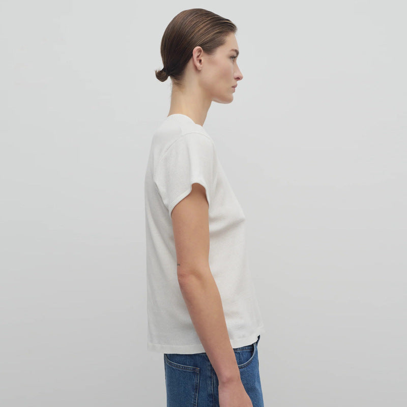 Dame T-shirt lavet af kvalitetsbomuld med afslappet pasform og opfoldede ærmer Stilla
