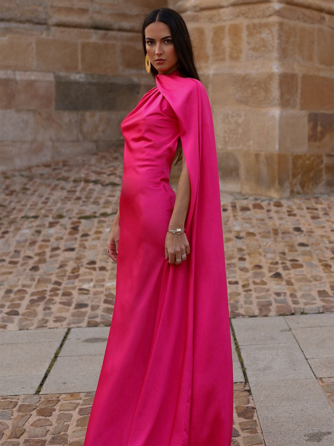 Dame elegante aftenkjoler med strømningsdesign og off-shoulder design