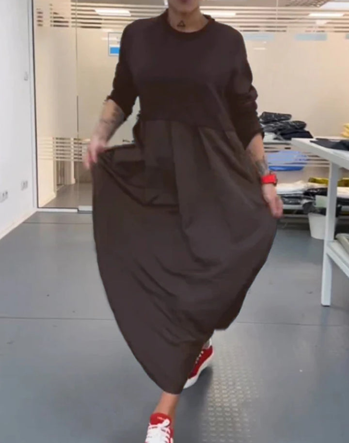 Damer nan Oversize-maxikjole med dyb pasform og sideindsatser Skovae