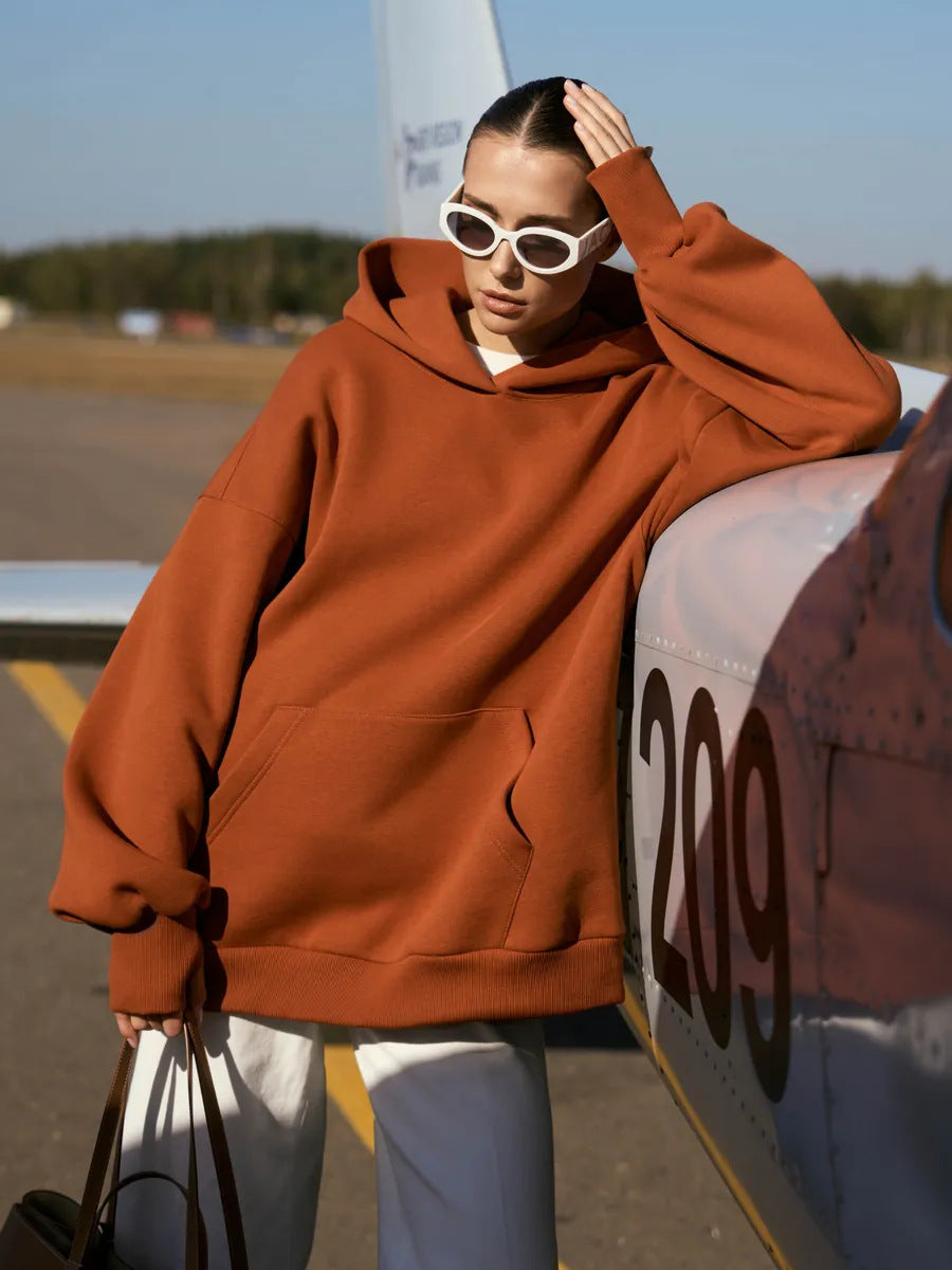 Kvinders oversized hoodie med voluminøse ærmer og integreret kængurulomme Skovae