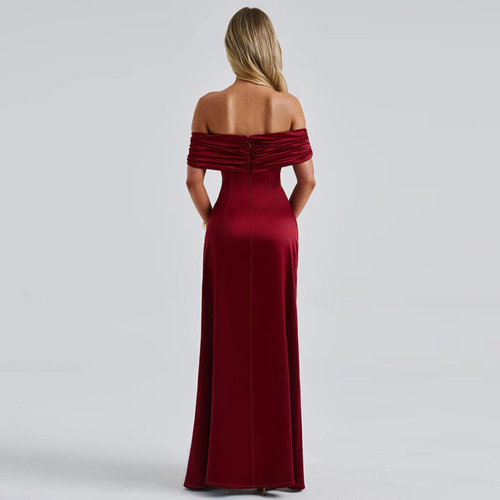 Dame off-shoulder maxikjole med elegant drapering og tætsiddende snit Skovae