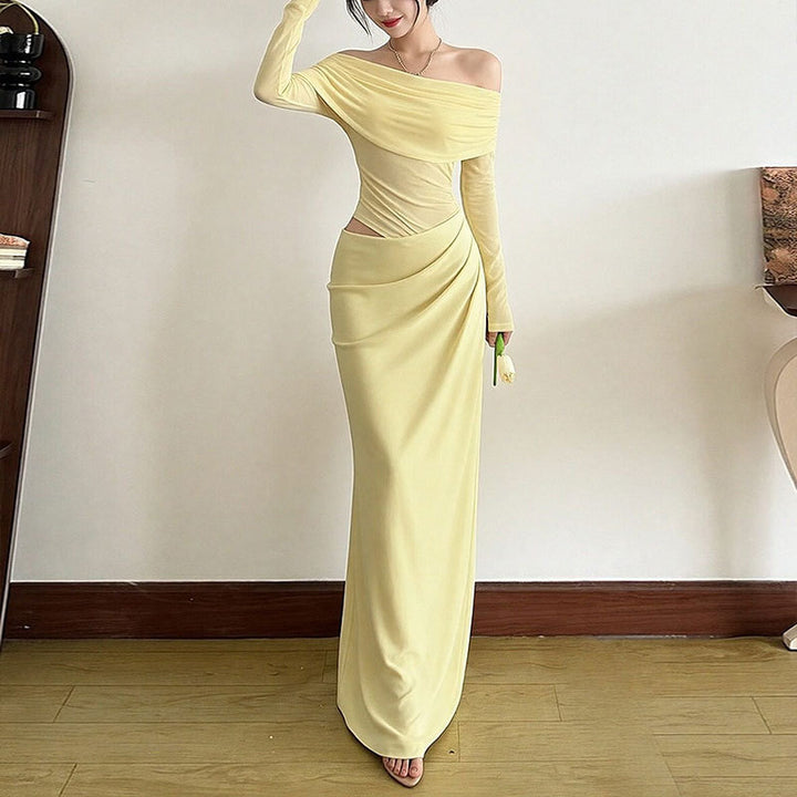 Kvindernes elegante off-shoulder maxikjole med flæsedetaljer og lange ærmer Stilla