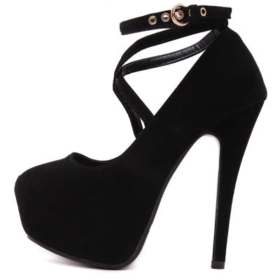 Dame Plateau-sandaler med justerbar ankelrem og elegant pump-design Stilla