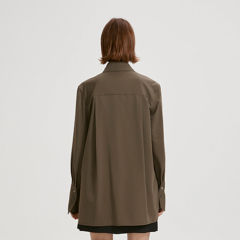 Dame Oversized Bluse med moderne krave og praktisk brystlomme Stilla