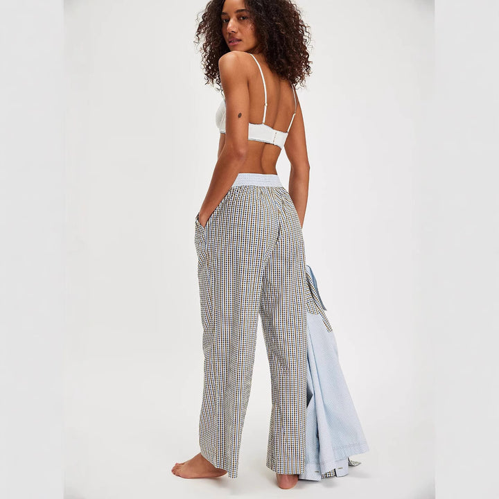 Dame fritids-pyjamasæt med moderne ternet design og løs pasform Stilla