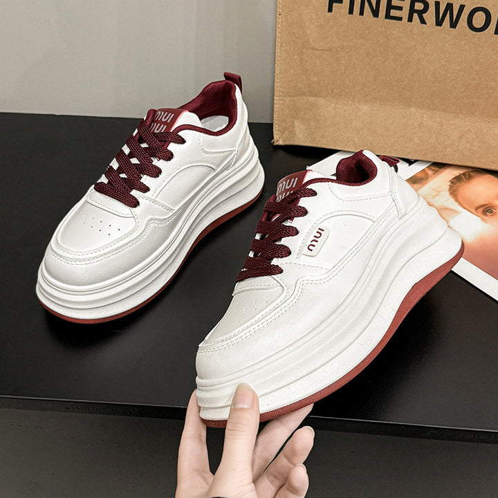 Dame Sneakers i moderne design med tykk støddæmpningssål Stilla