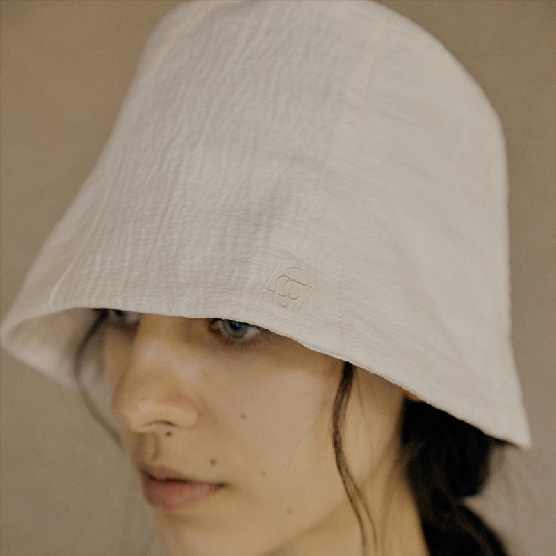 Dame Bucket Hat lavet af let bomuldsblandingsmateriale med afslappet design Stilla