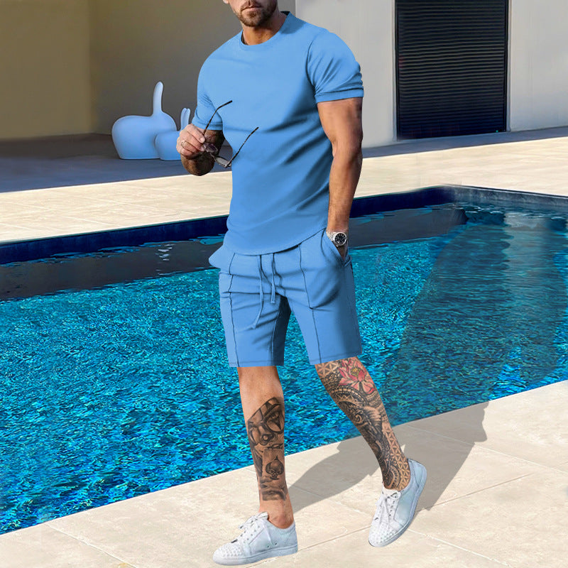 Herrer afslappet sommeroutfit bestående af overdel og shorts Stilla