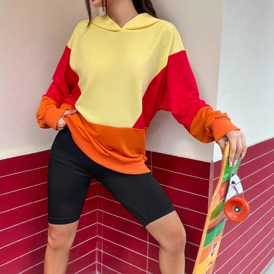 Kvinders afslappede hoodie med farverig farvebloksdesign Stilla