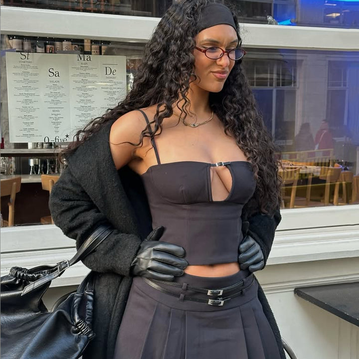 Dame bustier top med dyb udskæring og minimalistisk design Stilla