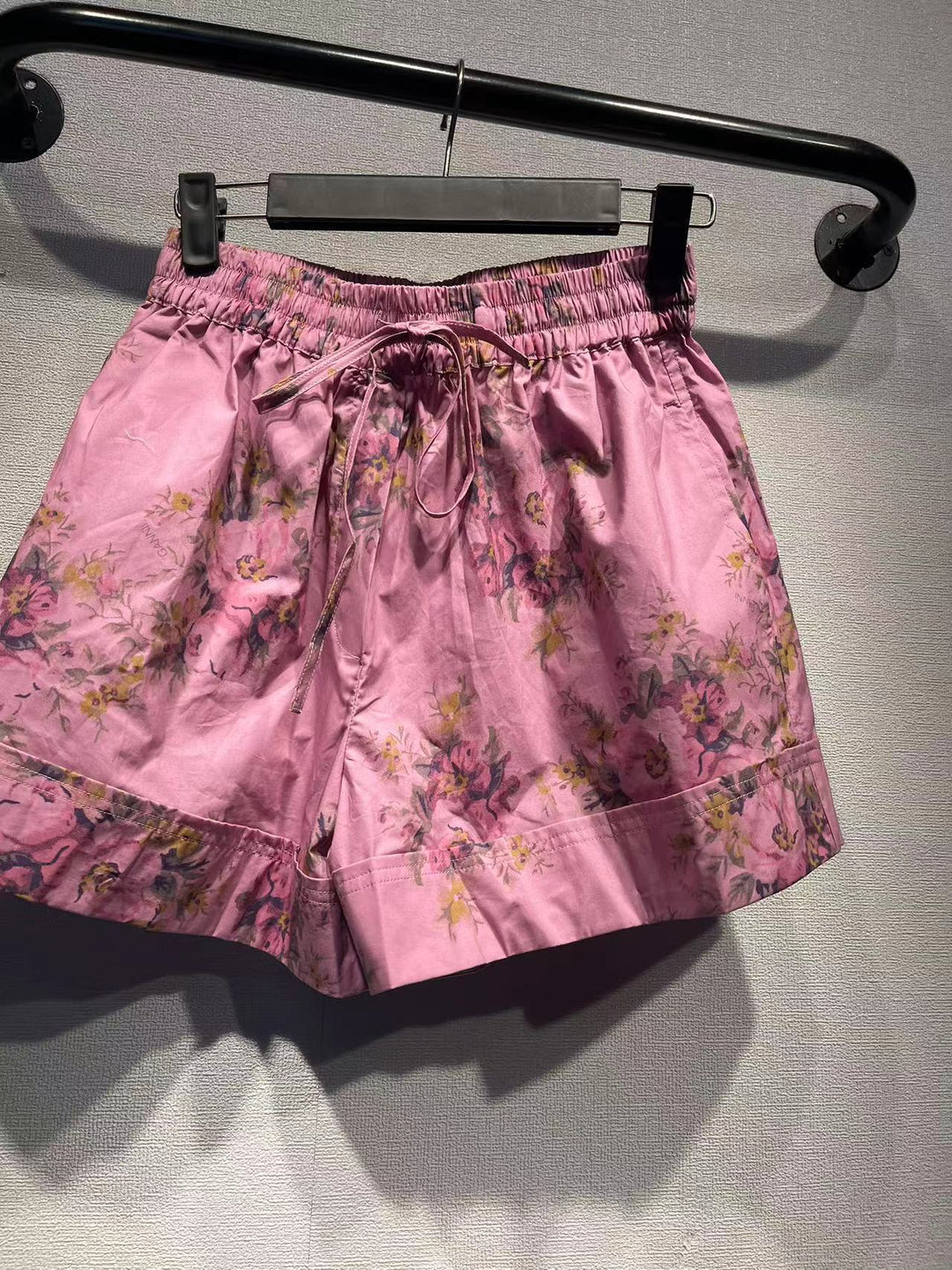 Dame Sporty Shorts med blomsterprint og elastisk talje Stilla